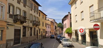 Bilocale ottimo stato, primo piano, Piazza Anfiteatro - Torre Guinigi, Lucca