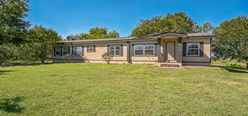 110 Westview Ln, Martindale, TX 78655