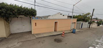 Casa en Moderna, Ensenada, Baja California Norte