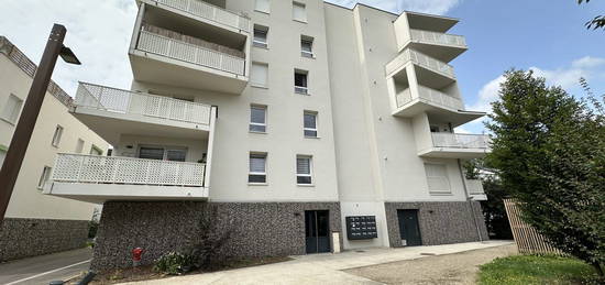 Spacieux 4 pièces avec terrasse - 2 parkings - cellier