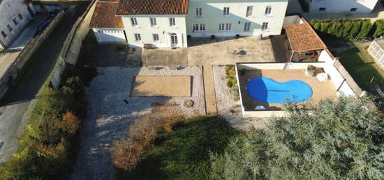 Belle Maison De 6 Chambres Avec Piscine Proche d'Aigre