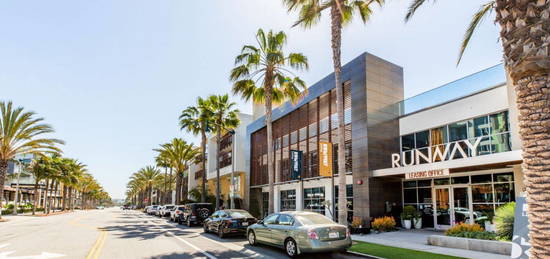 Runway, Playa Vista, CA 90094