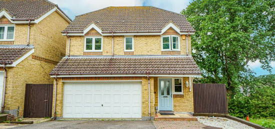 5 bedroom detached house