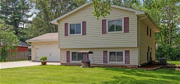 13558 Eidelweiss St NW, Andover, MN 55304