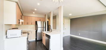98 Cornell Park Ave #B206, Markham, ON L6B 1B6