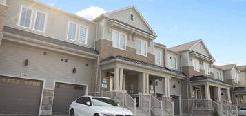 152 Greer St, Barrie, ON L9J 0R7