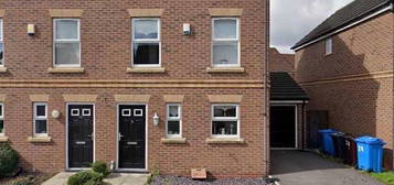 3 bedroom semi-detached house to rent