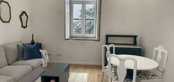 Ideally Located Porto flat - Serene Outdoor Space