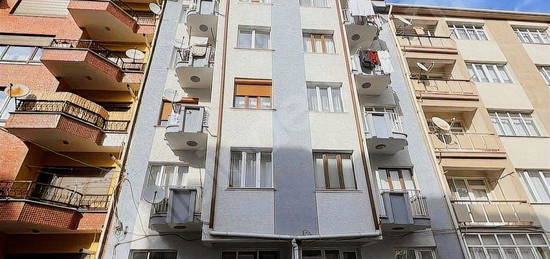 KURTULUŞ MAHALLESİ GENİŞ ASANSÖRLÜ 2+1 SATILIK DAİRE