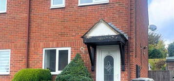 2 bedroom semi-detached house to rent