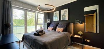 Exclusive 2-Zimmer-Wohnung mit Balkon und EBK in Sendling