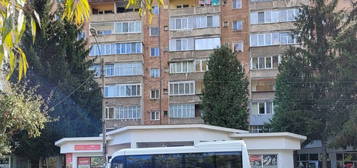 Vând apartament 2 camere în Lupeni, HD, Păcii, bloc 4 etaj 2.