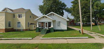 409 N  Main St, Bicknell, IN 47512