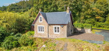 Cottage to rent in Barbour Road, Kilcreggan, Argyll And Bute G84