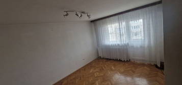 Vindem apartament cu 4 camere