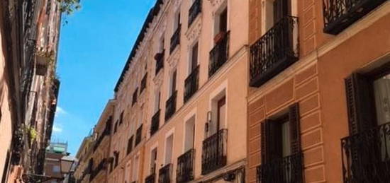 Apartamento de alquiler en Calle de la Galería de Robles, 5, Universidad - Malasaña