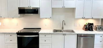 118 Greenwood Dr #1, Fredericton, NB E3A 3T6