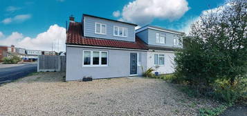 3 bed semi-detached house for sale