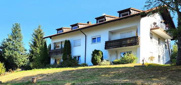 Helle 2 Zimmer-Souterrain-Wohnung mit Terrasse und Stellplatz