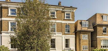 Flat to rent in Hampton Road, Teddington TW11