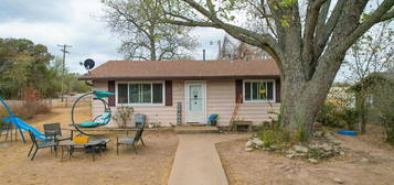 633 S  10th St, Jay, OK 74346