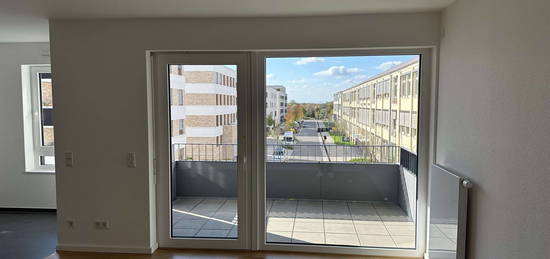 Erstbezug helle 2 Zimmer Wohnung mit Balkon / Südstadt