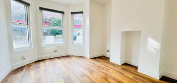 2 bed flat to rent