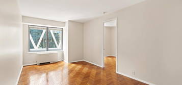 301 W 57th St Apt 9F, New York, NY 10019