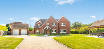 5 bed detached house for sale