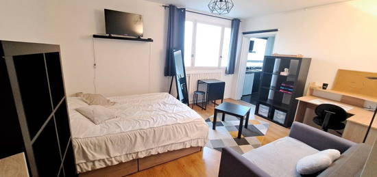 Studio meublé  à louer, 1 pièce, 28 m², Étage 5/5