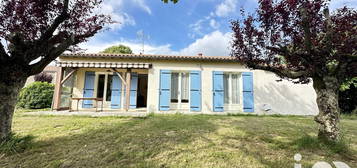 Maison traditionnelle de plain-pied meublée  à louer, 3 pièces, 2 chambres, 70 m²