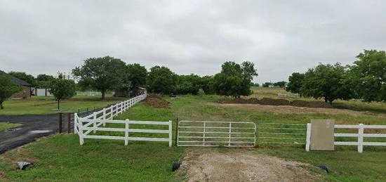 210 Chisholm Hills Dr, Rhome, TX 76078