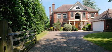 5 bedroom detached house for sale