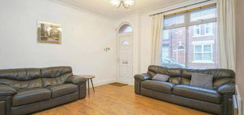 2 bed terraced house to rent