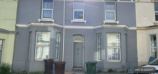 5 bedroom terraced house