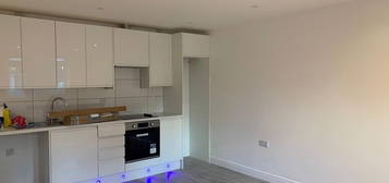 Flat to rent in Clarence Road, Grays RM17