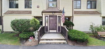 56 Kirby Close Unit B, Yorktown Heights, NY 10598