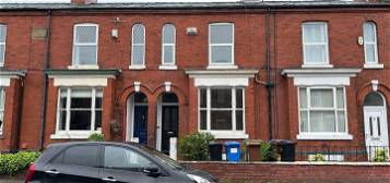 Terraced house to rent in Southwood Road, Stockport SK2