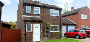 3 bedroom link detached house for sale