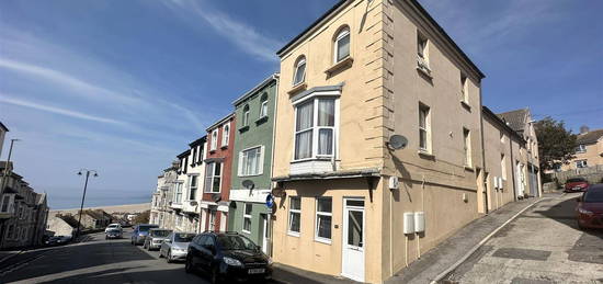 Flat to rent in Fortuneswell, Portland DT5