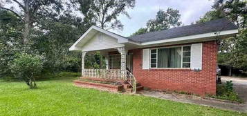 1221 Wellington St, Mobile, AL 36617