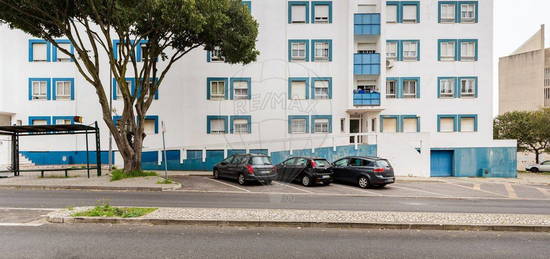 Arrendamento de Apartamento T3  na praça de São José, 2