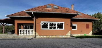 Eladó ház, Görcsöny