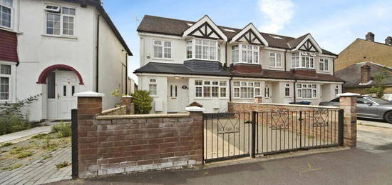 4 bedroom semi-detached house for sale