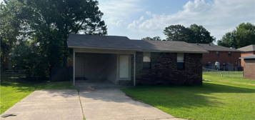 1326 Bon Air St, Van Buren, AR 72956