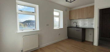 2 bed maisonette to rent