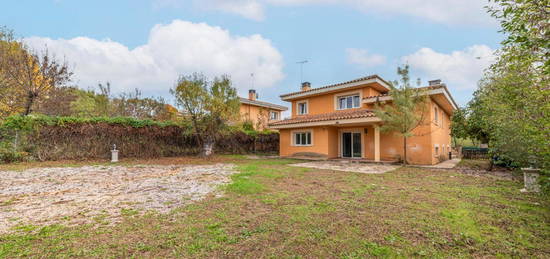 Casa o chalet en venta en Calle Veintisiete, Navalquejigo - Los Arroyos