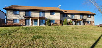 1383 Sunnyridge Rd Unit 03, Pewaukee, WI 53072