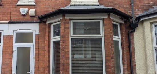 Terraced house to rent in Teversal Avenue, Nottingham NG7