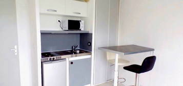 Studio meuble avec balcon dans
residence de standing avec lave
linge